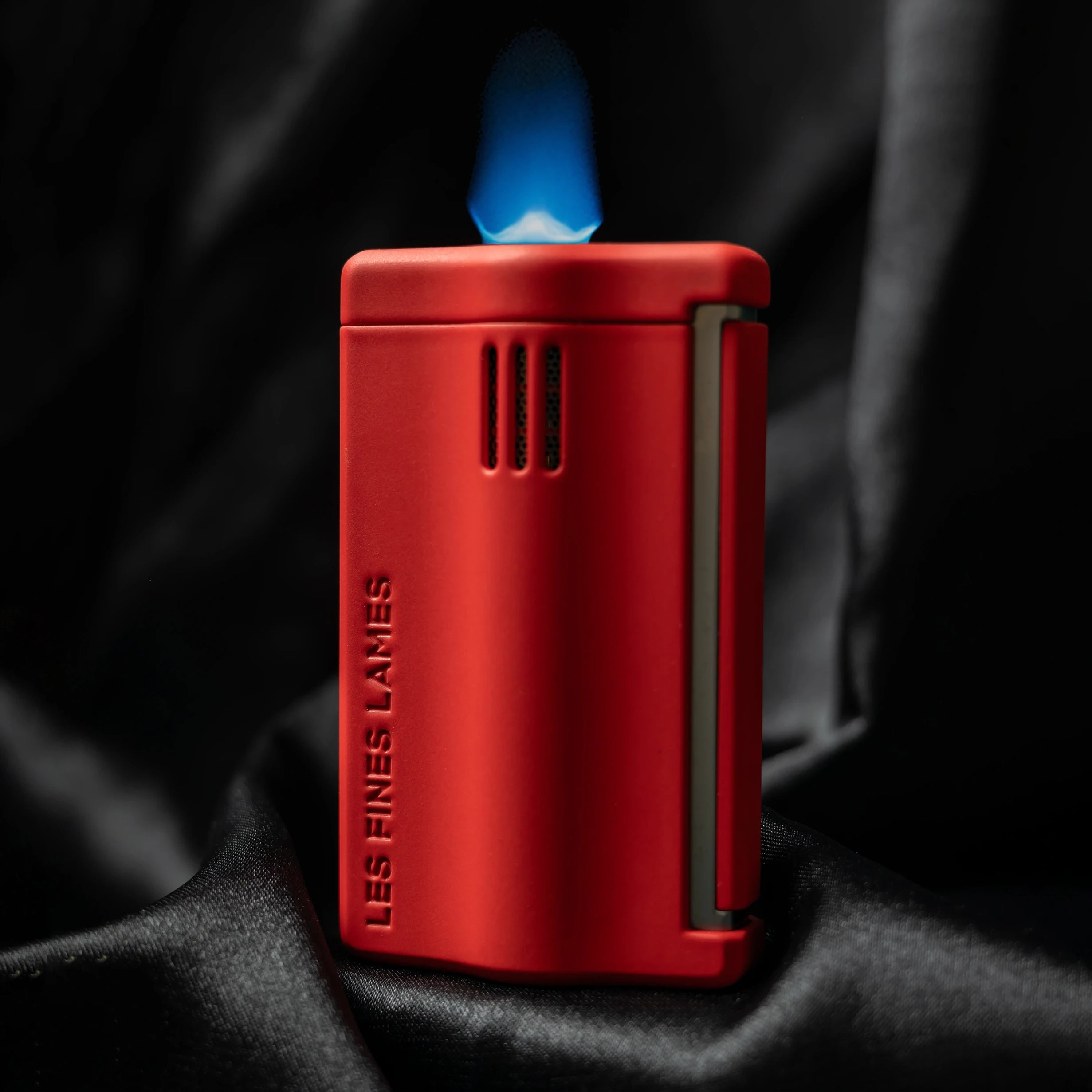 les-fines-lames-le-feu-rs-zigarrenfeuerzeug-habanero-red-flachflamme image 3
