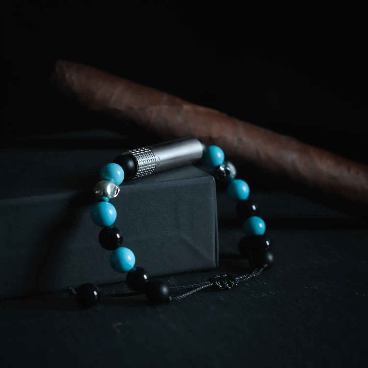 les-fines-lames-punch-bracelet-zigarren-punch-turquoise-skull image 6