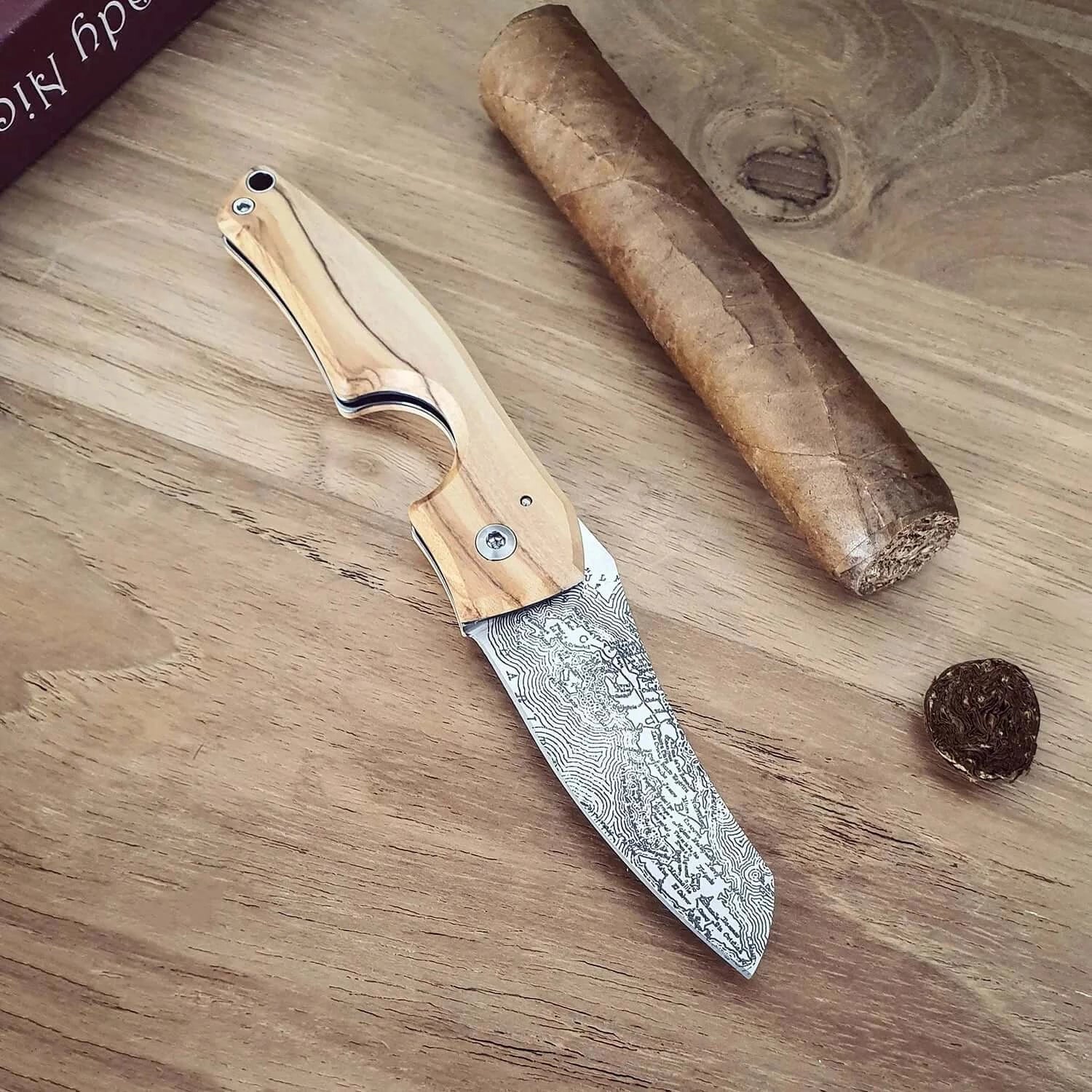 les-fines-lames-le-petit-zigarrenschneider-compass-cuba-olive-holz image 3