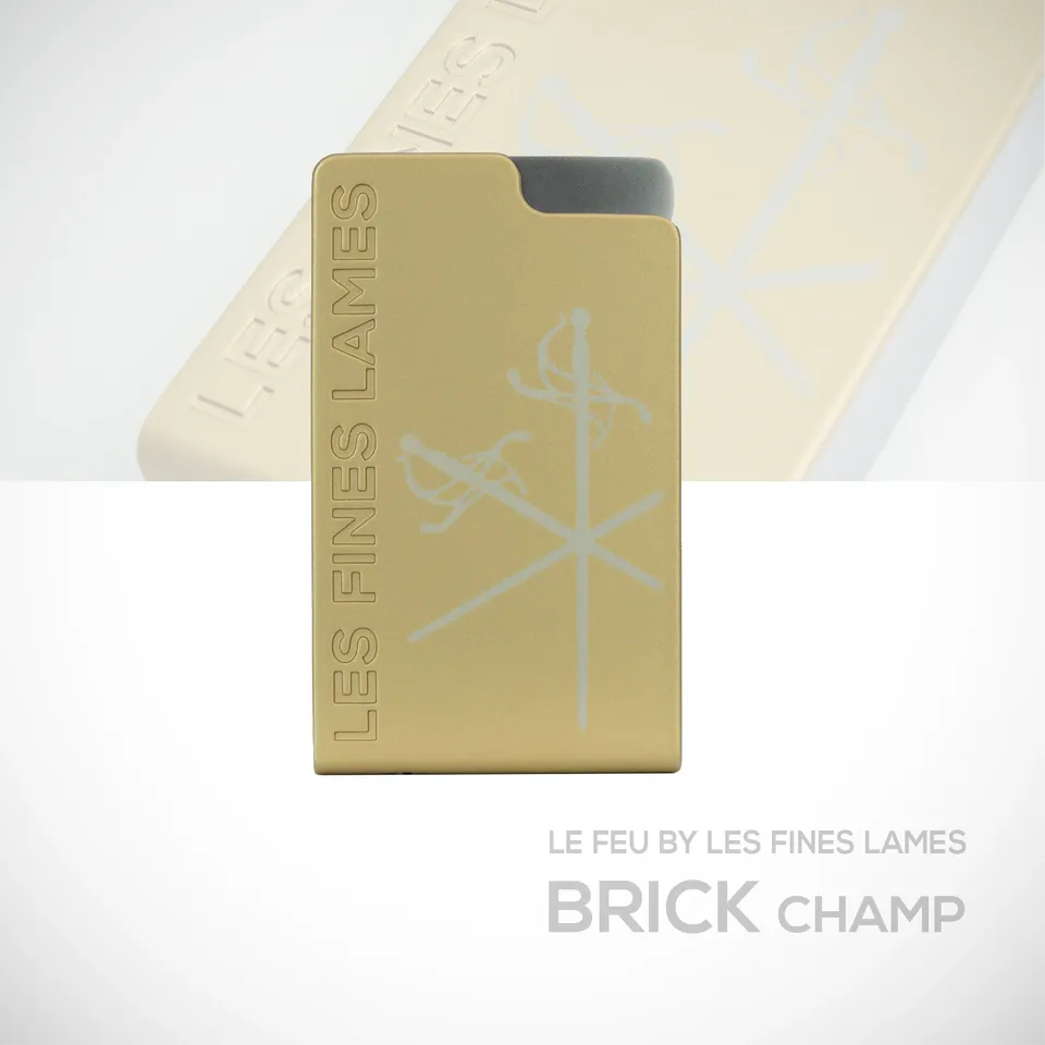 les-fines-lames-le-feu-brick-sturmfeuerzeug-champ-jetflamme image 1