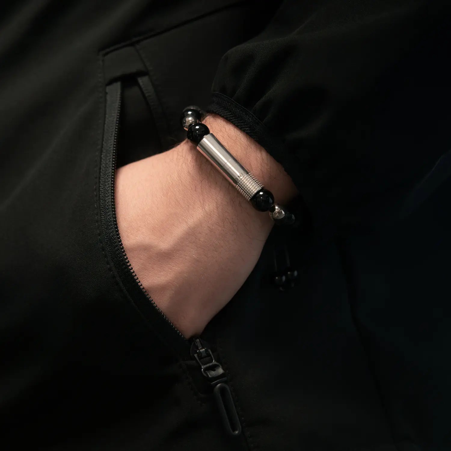 les-fines-lames-punch-bracelet-zigarrenpunch-volcano-skull image 4