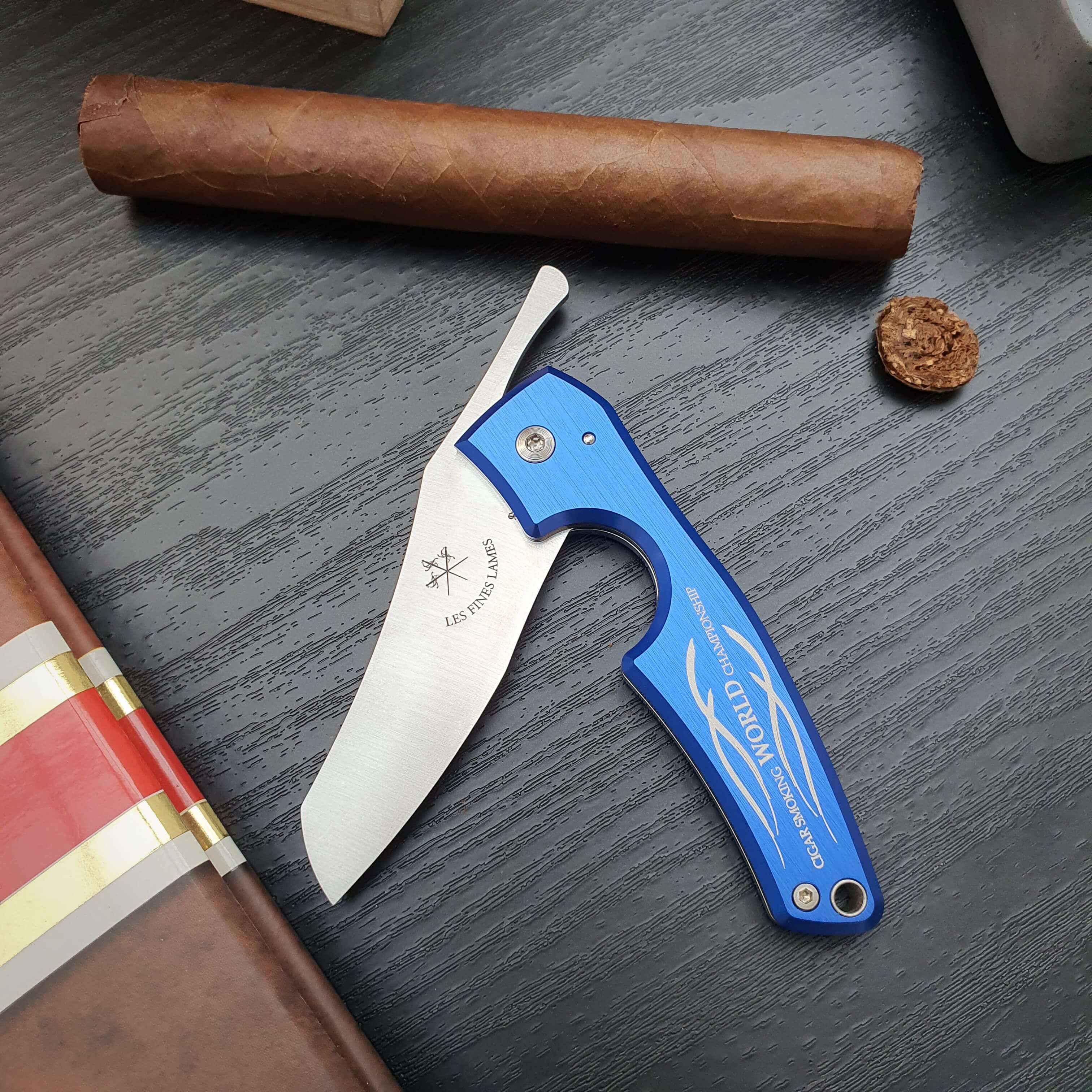 les-fines-lames-le-petit-zigarrenschneider-cswc-blau-alu image 3