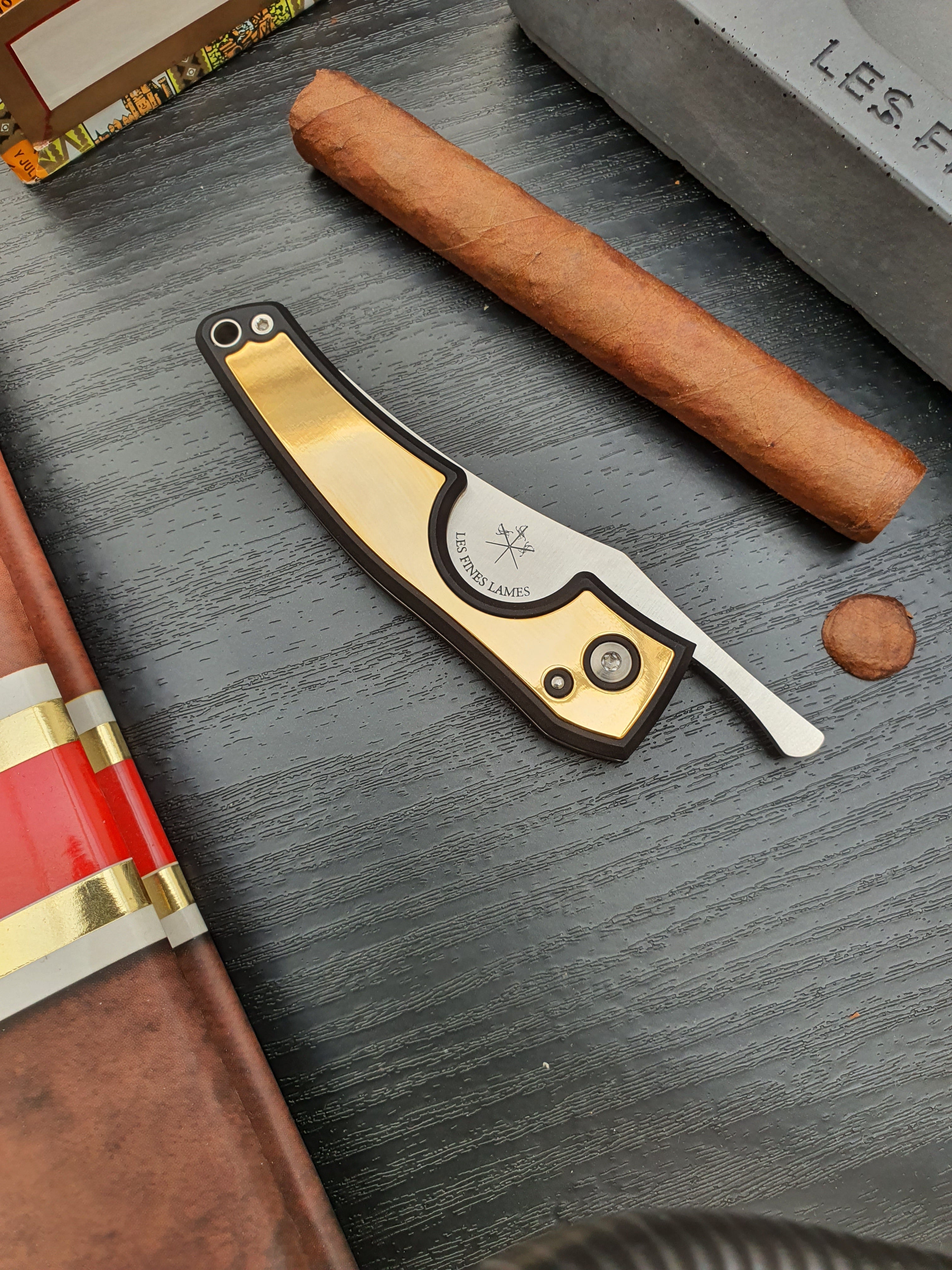 les-fines-lames-le-petit-zigarrencutter-gold-standard-schwarz-gold image 5