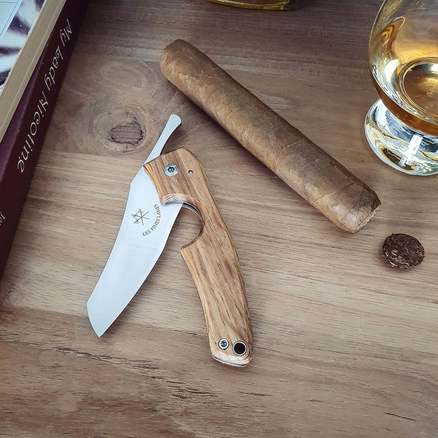 les-fines-lames-le-petit-zigarrenschneider-bourbon-barrel-holz image 3