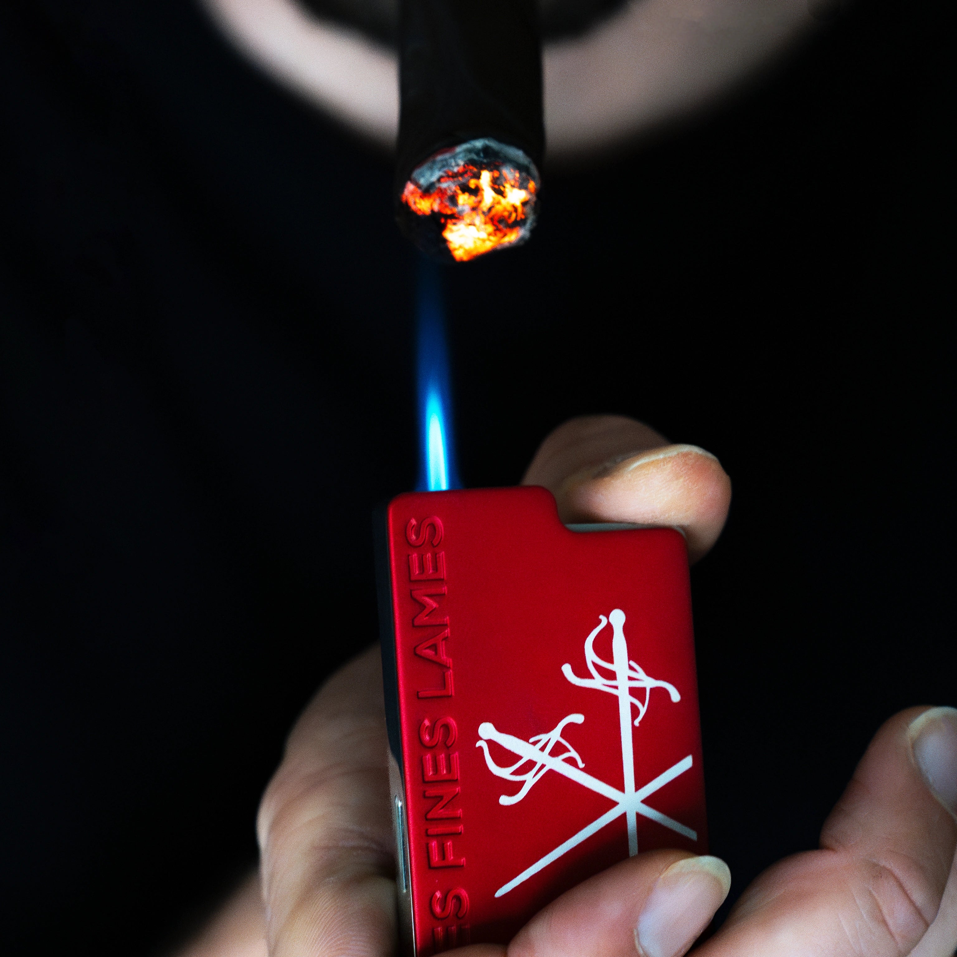 les-fines-lames-le-feu-brick-feuerzeug-rot-metall-torch image 4