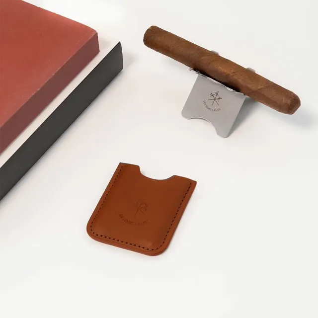 les-fines-lames-cigar-stand-zigarrenst-nder-tan-leder-etui image 1