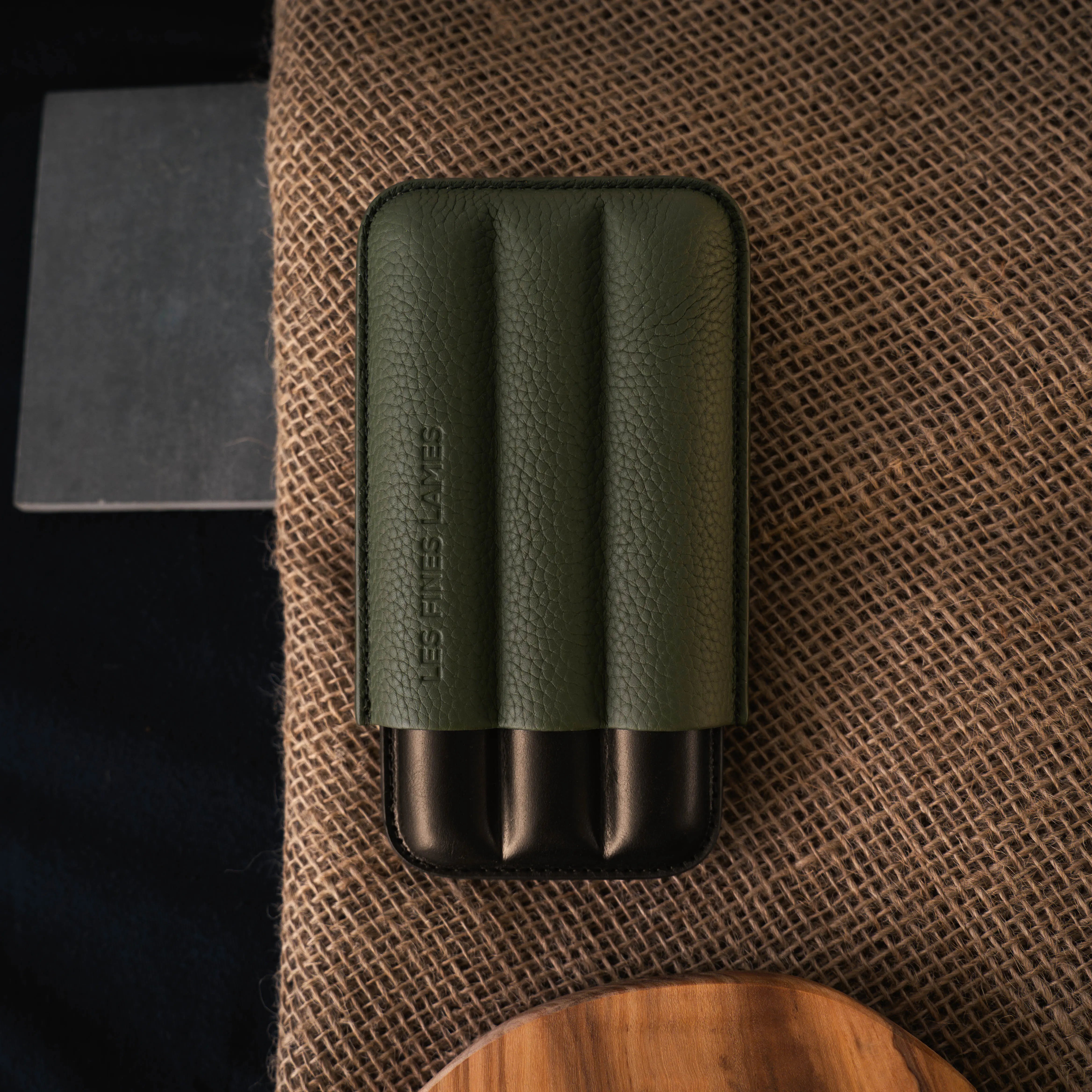 les-fines-lames-cigar-case-trio-zigarrenetui-od-green-3er-leder image 3